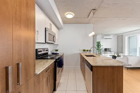 1 room apartment of 70 m² in Montreal