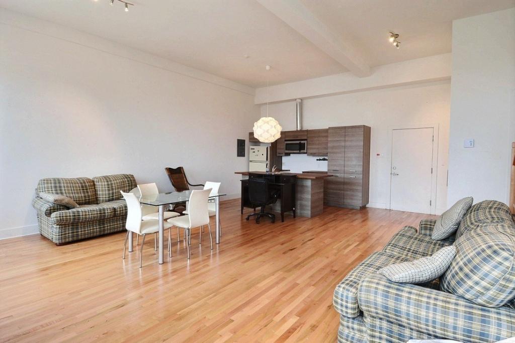 Très grand 4 1/2 situé dans le pittoresque village du Vieux Sainte-Rose, 2200$ tout inclut, pour le 1er septembre