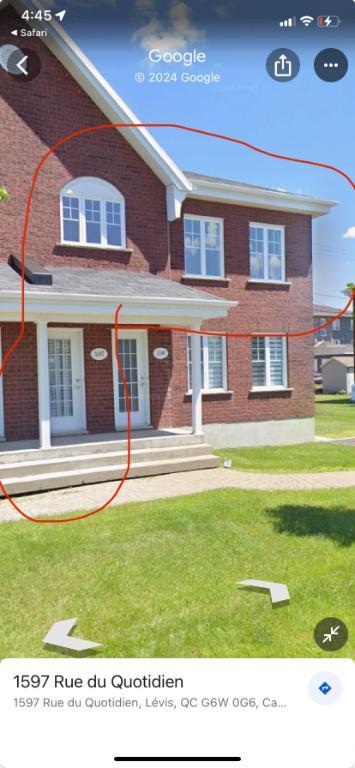 Magnifique Condo/jumelé très lumineux, entrée indépendante avec balcon, longue durée, 2 stationnements inclus. Proximité écoles, garderie, commerces