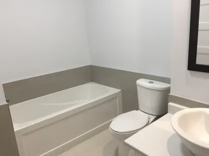 1 room room of 106 m² in Montreal