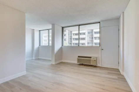 1 room apartment of 55 m² in Montreal