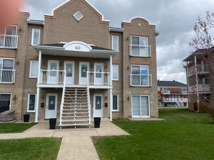 Condo 4 ½ à Louer – Lumineux, Moderne Et
