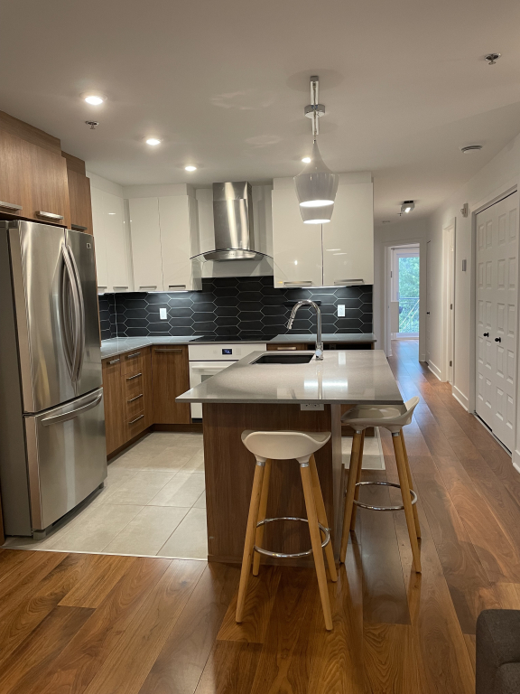 Condo 4 1/2, 2 Sdb, Cours Sainte-Hélène