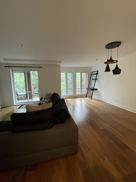 Condo 4 1/2, 2 Sdb, Cours Sainte-Hélène