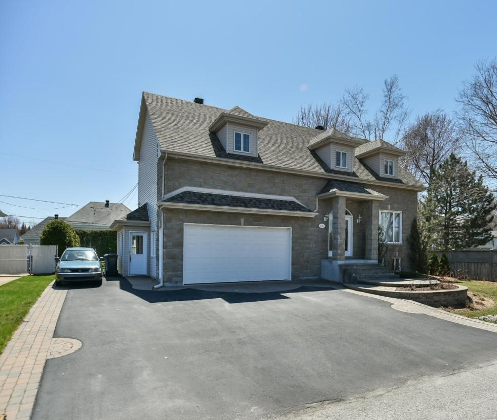 Belle Maison Spacieuse-Quartier Paisible