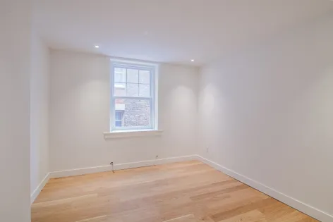1 room apartment of 52 m² in Montreal
