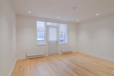1 room apartment of 52 m² in Montreal