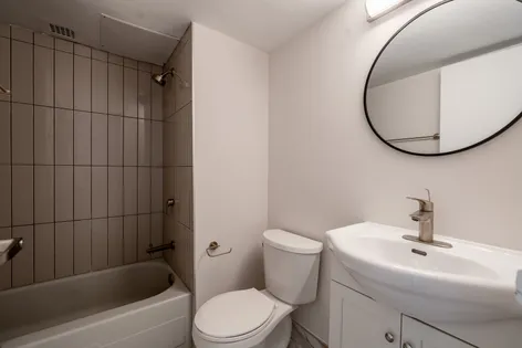 1 room apartment of 54 m² in Montreal