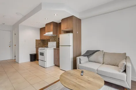 1 room apartment of 53 m² in Montreal