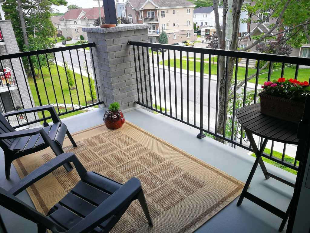 APPARTEMENT 4 1/2 -- STYLE CONDO
