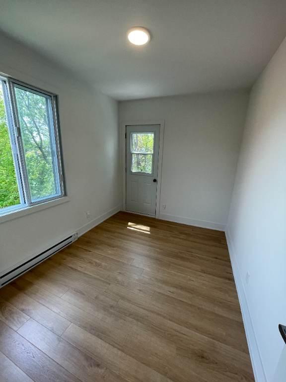 4 1/2 rénové à Longueuil ! Bien situé