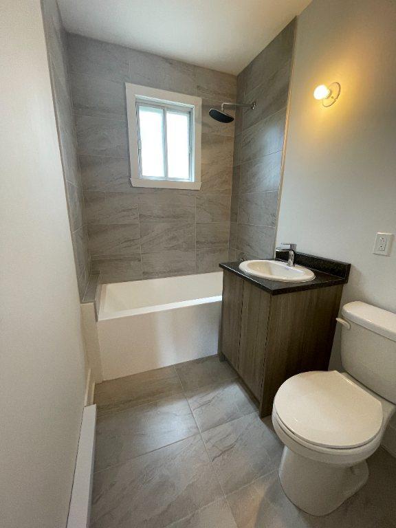 4 1/2 rénové à Longueuil ! Bien situé