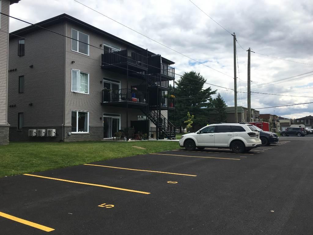 Grand 5 1/2 à louer à Farnham
