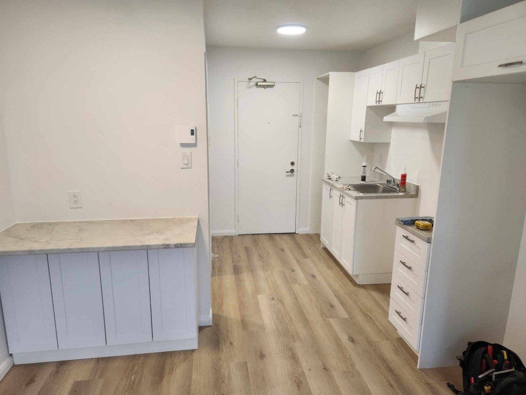 STUDIO RÉNOVÉ | FLEURIMONT |TOUT INCLUS