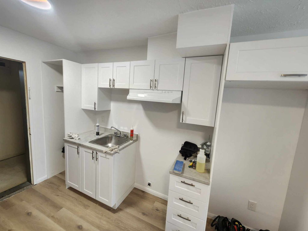 STUDIO RÉNOVÉ | FLEURIMONT |TOUT INCLUS