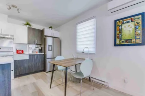 4 rooms apartment of 138m² in Sherbrooke