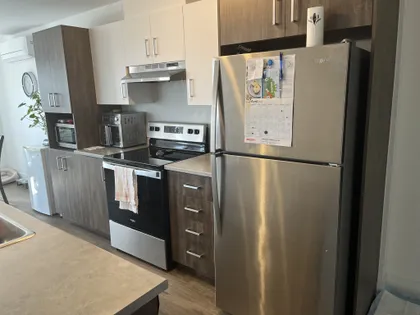 4 rooms apartment of 107 m² in Longueuil
