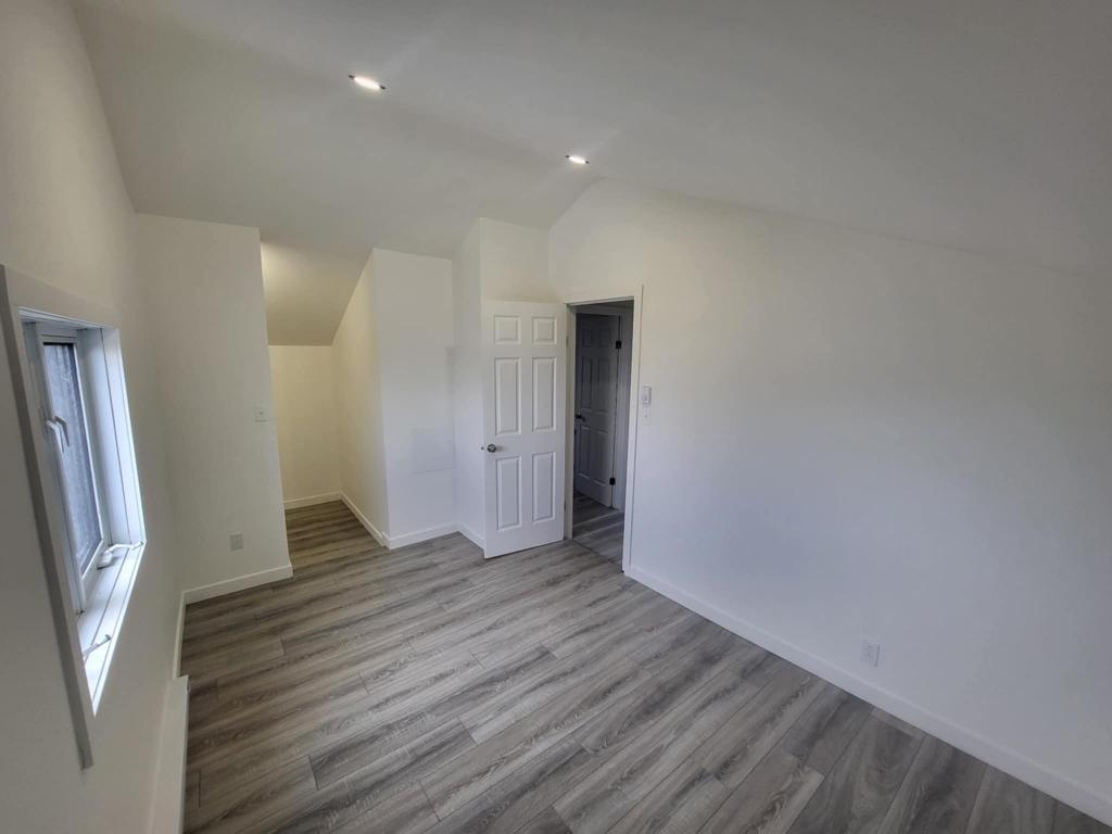 Maison rénovée et abordable de 3-4 chambres face à la marina de Salaberry-de-Valleyfield (45 min de Montreal).