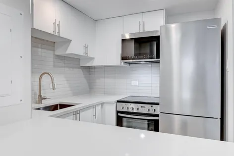 1 room apartment of 66m² in Montreal