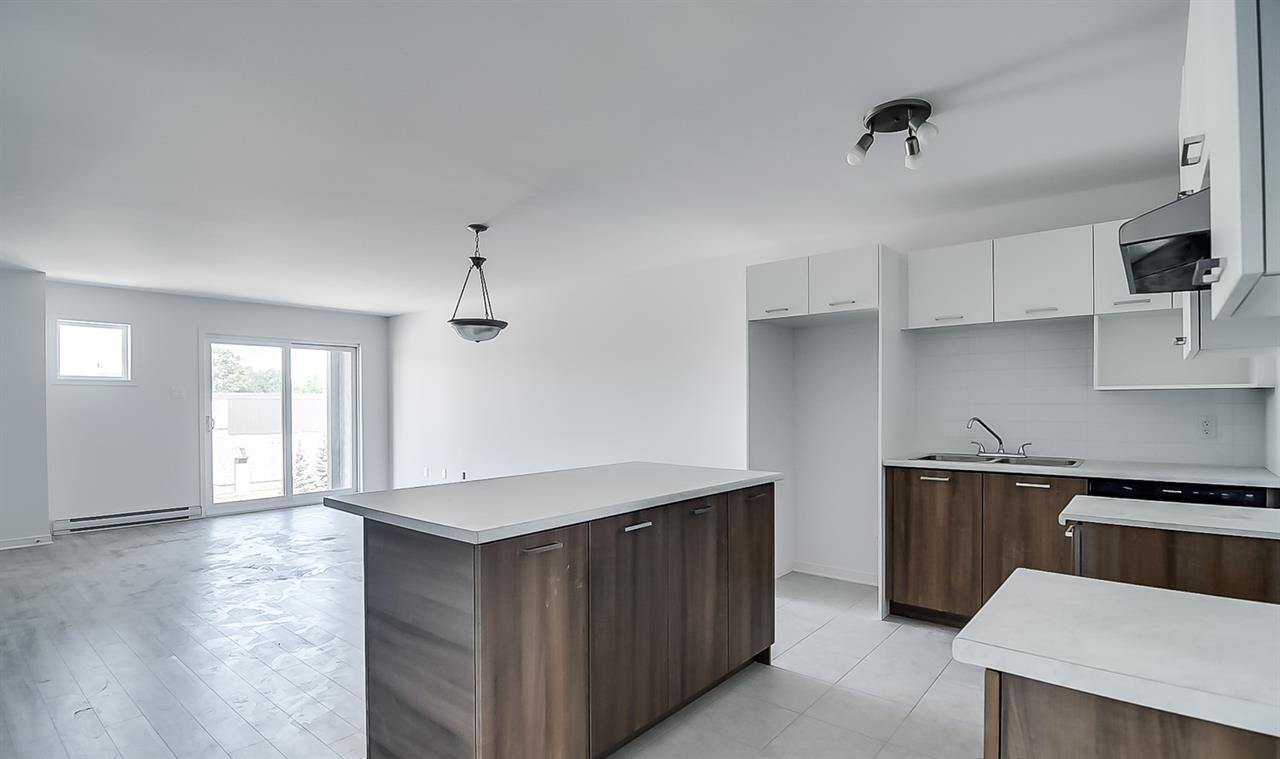 18 Rue De La Fabrique (Gatineau) Très Grand 5 1/2