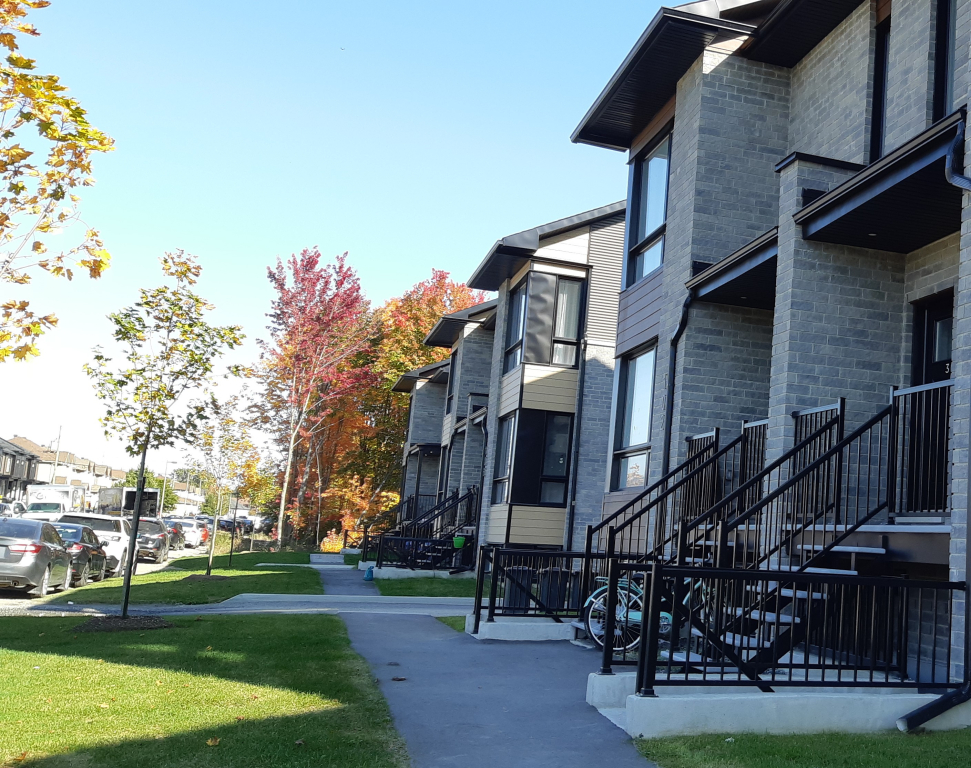 Condo 3 Cc à Louer / 3 Bd Condo For Rent