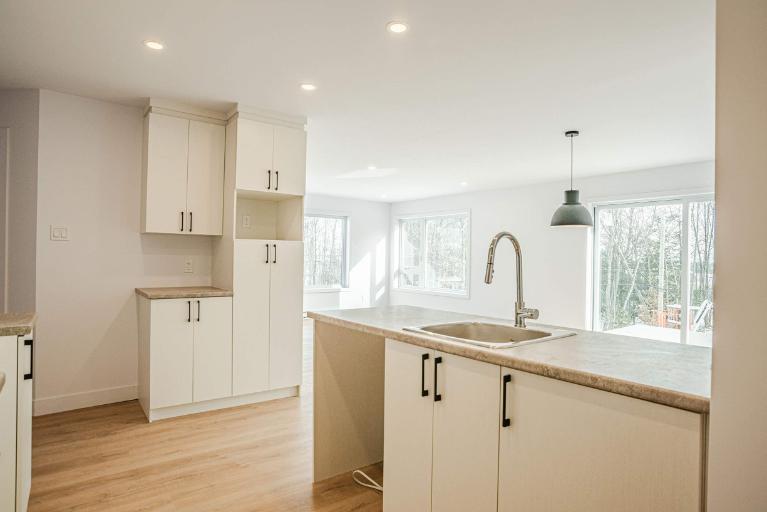 WOW! NOUVEL APPARTEMENT 4½ DISPONIBLE MAINTENANT