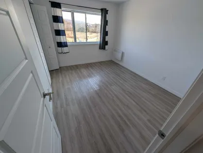 5 rooms apartment of 170 m² in Sherbrooke