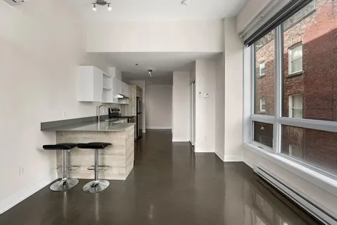 1 room apartment of 61 m² in Montreal