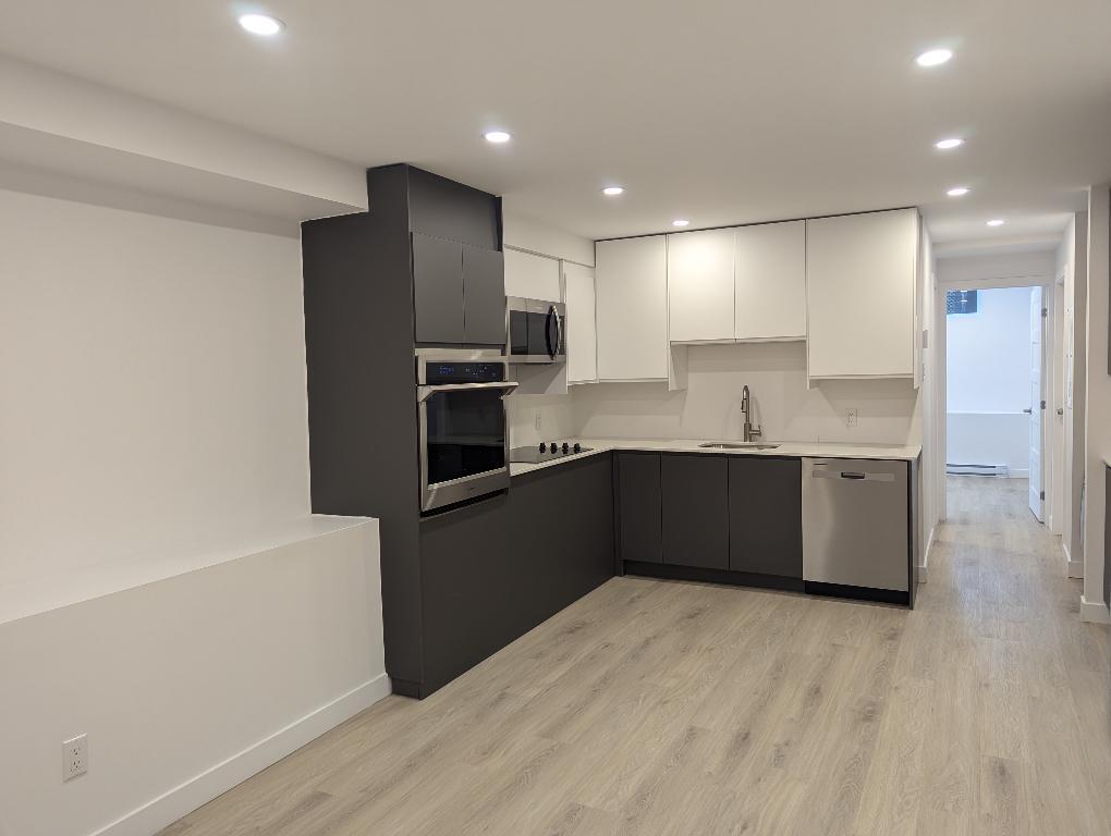 4 ½ Semi Sous-sol, Neuf, Ville-Marie Métro Frontenac, AC, 6 électros