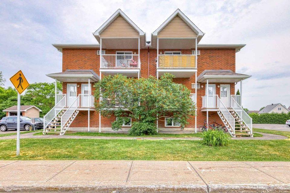 Appartement - Condominium à louer - Gatineau (Hull)