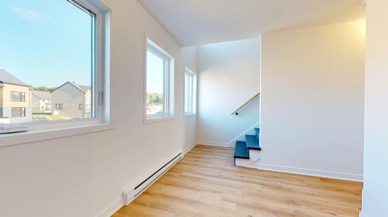 ST-JÉRÔME - APPARTEMENT 5½ SUR DEUX ÉTAGES À LOUER POUR JUILLET
