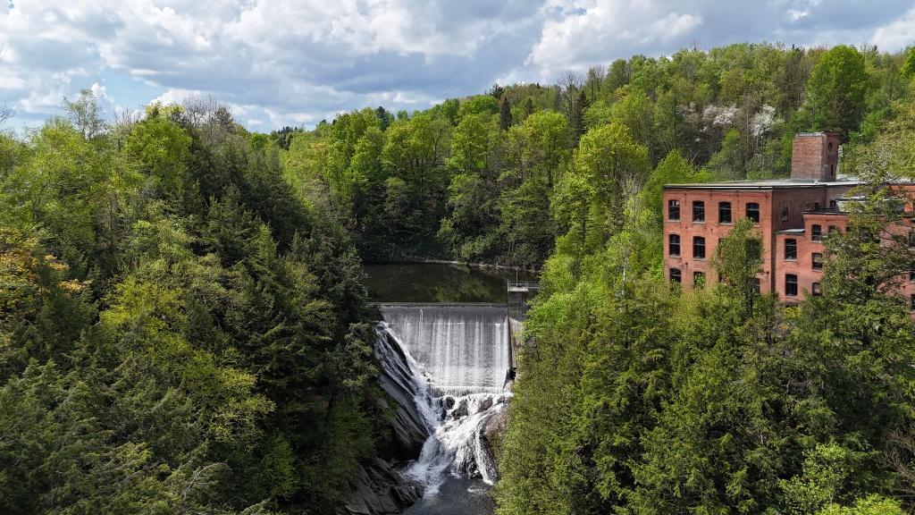 Condo 2 chambres à louer tout inclus à Coaticook – Le Belding