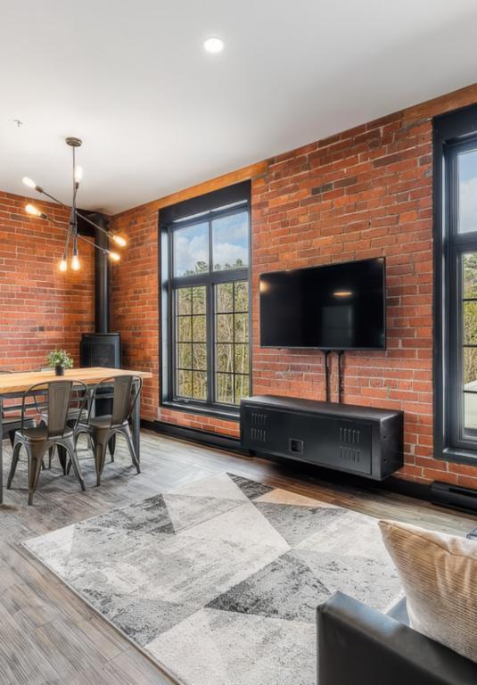 Condo 2 chambres à louer tout inclus à Coaticook – Le Belding