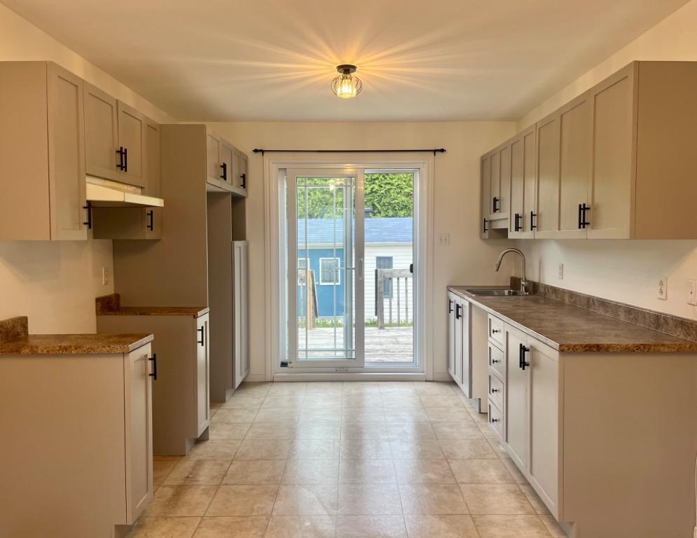 Lumineux haut de duplex à louer