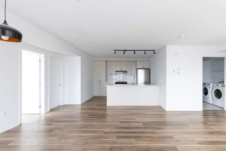 5½ APPARTEMENT À LOUER À LAVAL - JUILLET