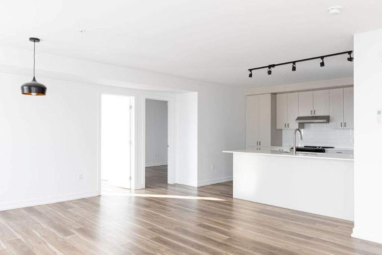 5½ APPARTEMENT À LOUER À LAVAL - JUILLET