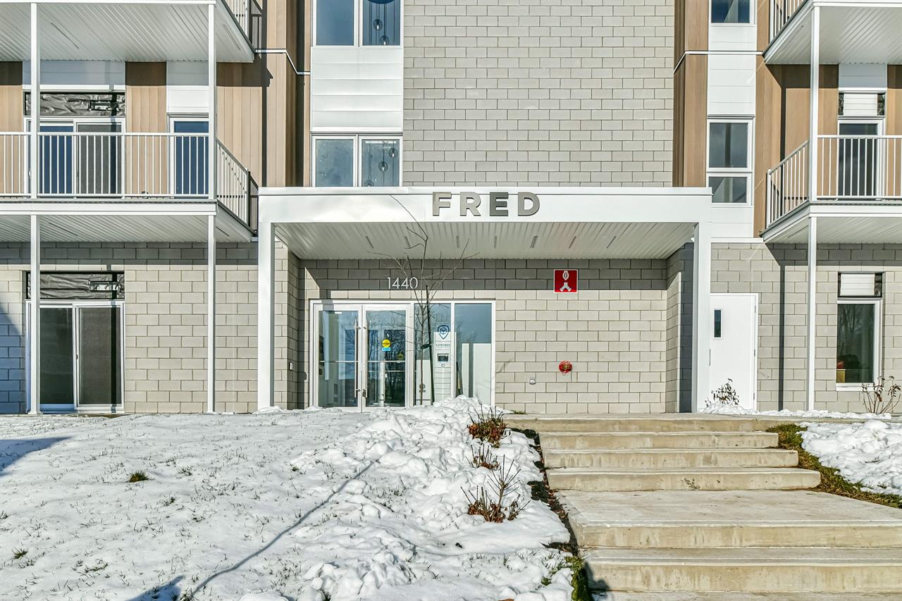 PROMO - APPARTEMENT 4½ SEMI-MEUBLÉ - DISPONIBLE EN JUILLET