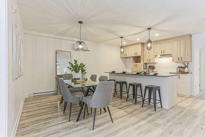 APPARTEMENT 4½ À JOLIETTE - 1127 PI. CARRÉ
