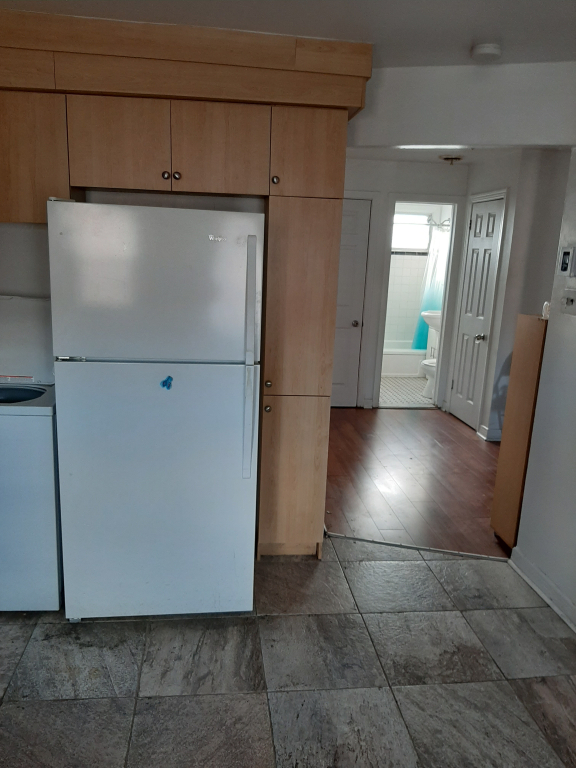 5½ Haut-3-plex Libre 1ère Juillet