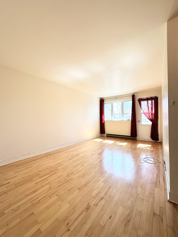 Magnifique Grand 5 ½ à Louer – Pont-Viau