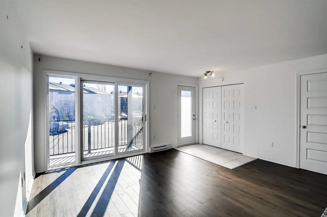 235 Rue De Liverpool (Hull) Tres Grand Appartement De 2 Chambres !
