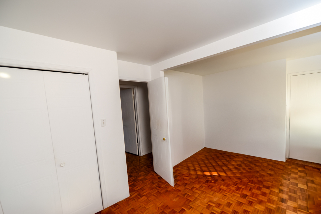 Grand 5 1/2 Lumineux Sur 2 étages