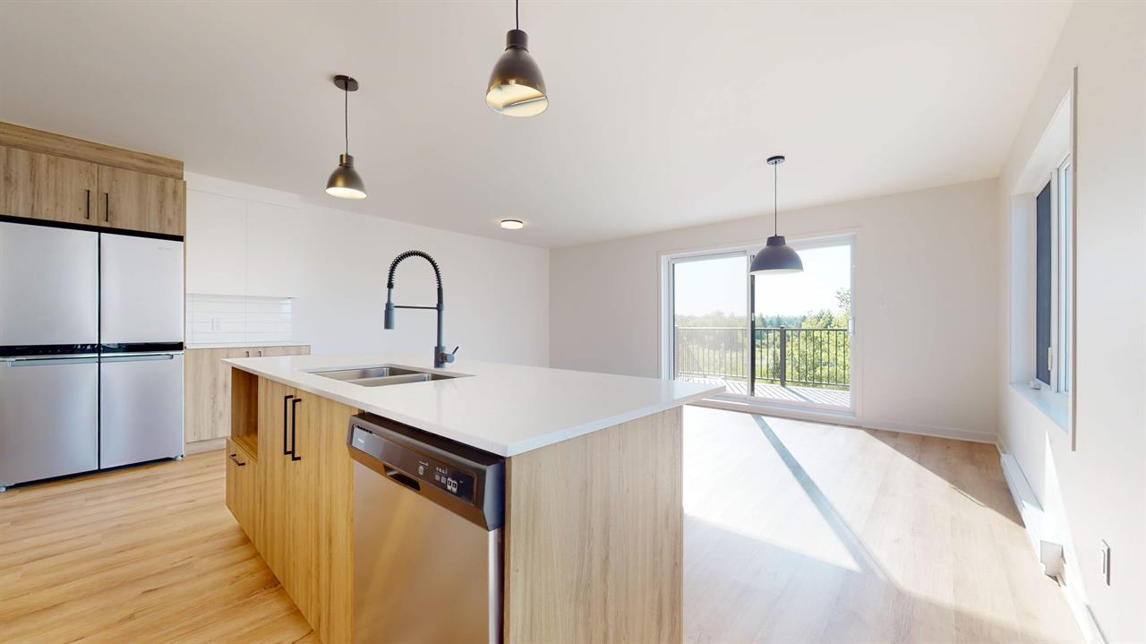 ST-JÉRÔME - APPARTEMENT 5½ SUR DEUX ÉTAGES À LOUER POUR JUILLET