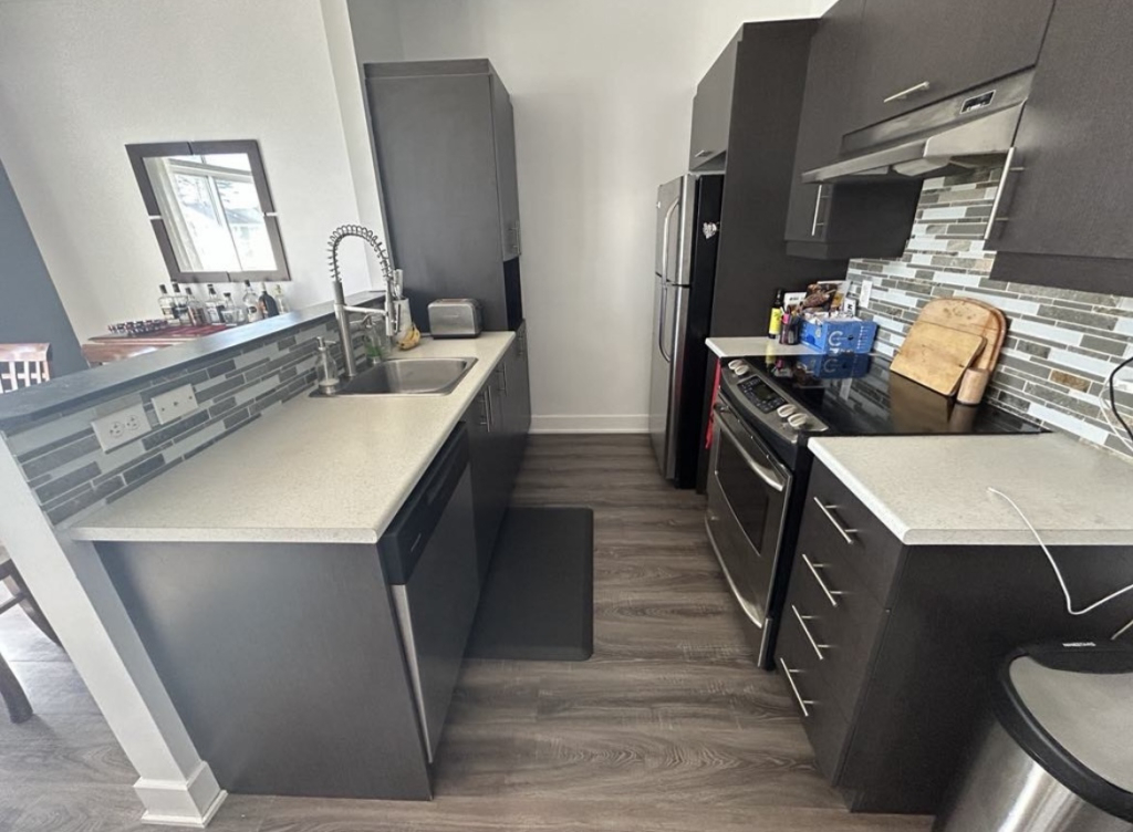 TRÈS BEAU CONDO 3 1/2 À LOUER