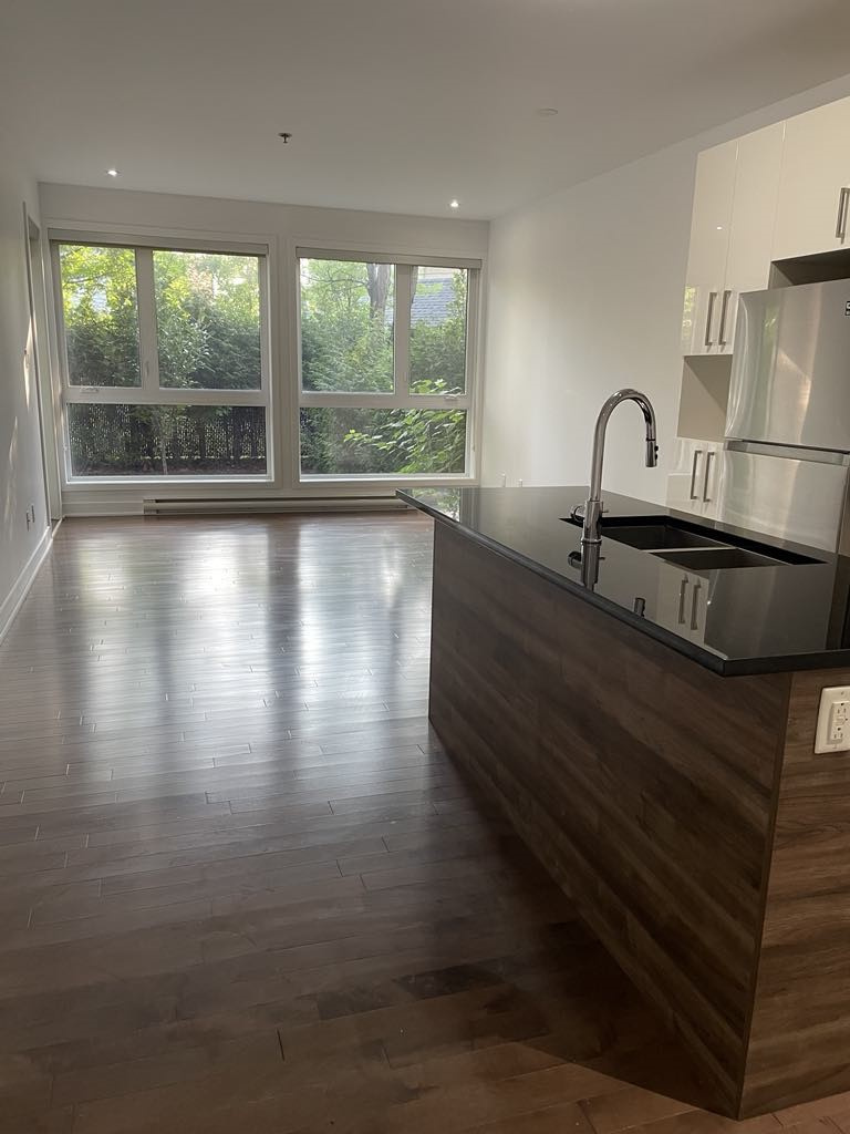 Condo 4 1/2 à Louer