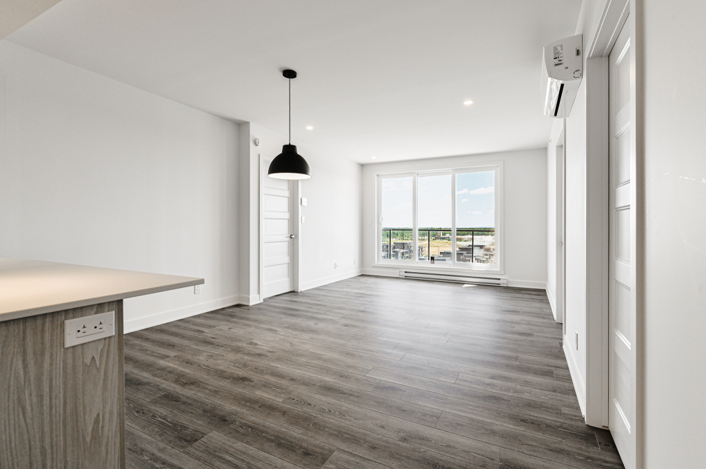 Superbe 2 Cac Et Balcon Avec Vue! Garage