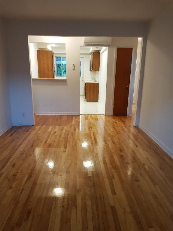 Logement 4 1/2 et demi propre renové secure calme Montreal metro acadie jean talon