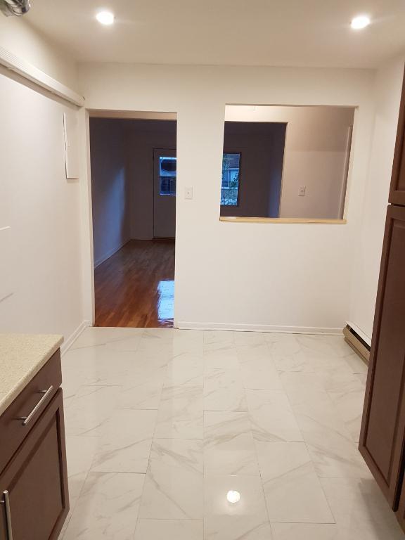 Logement 4 1/2 et demi propre renové secure calme Montreal metro acadie jean talon