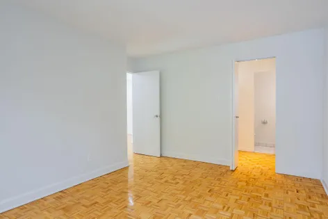 1 room apartment of 78m² in Montreal
