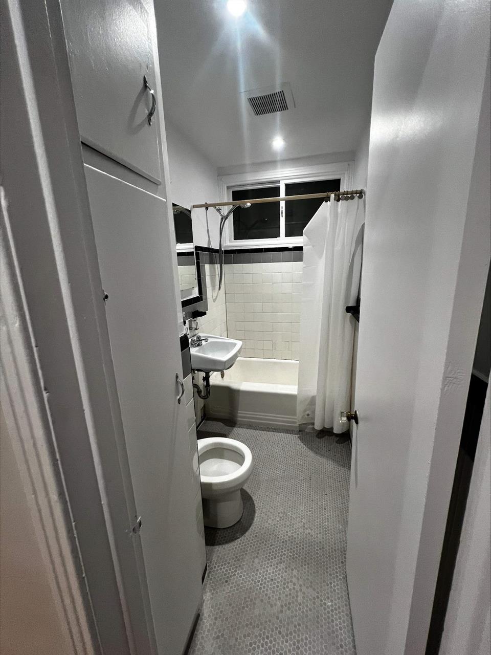 1 CH - 1 SDB - Montréal - $1,325 /mo